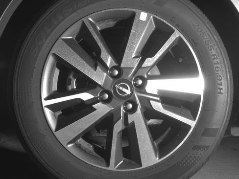 Used 2025 Nissan Versa SV FWD image 12