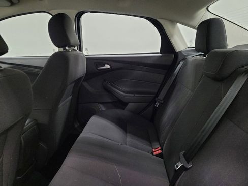 Used 2016 Ford Focus SE FWD image 18