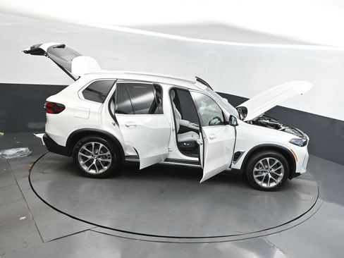 Used 2026 BMW X5 sDrive40i w/ Parking Assistance Package RWD image 48
