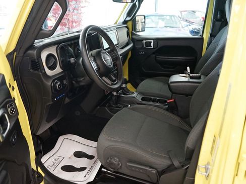 Used 2024 Jeep Wrangler Unlimited AWD/4WD image 25