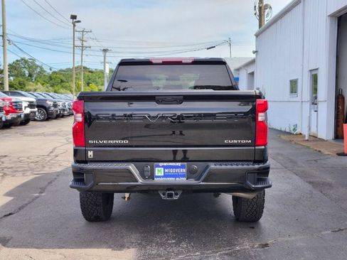 Used 2023 Chevrolet Silverado 1500 Custom Trail Boss AWD/4WD image 4