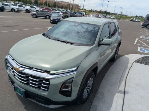 Certified 2025 Chevrolet Equinox LT AWD/4WD image 8