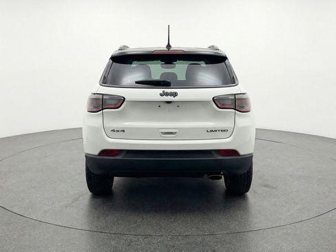 Used 2025 Jeep Compass Trailhawk AWD/4WD image 7