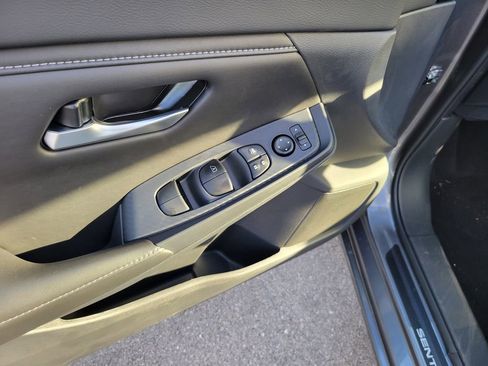 Used 2025 Nissan Sentra SV image 16