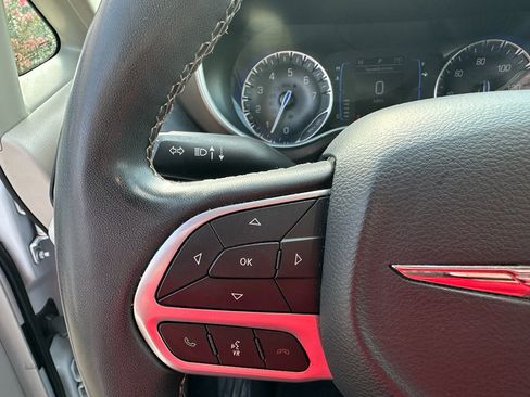 Used 2022 Chrysler Voyager LX FWD image 27