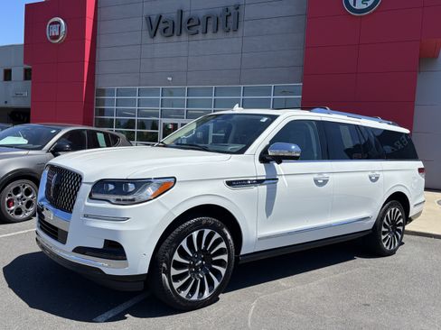 Used 2023 Lincoln Navigator L Black Label AWD/4WD image 1