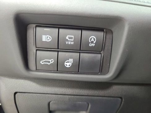 Certified 2024 Toyota Highlander Limited AWD/4WD image 39