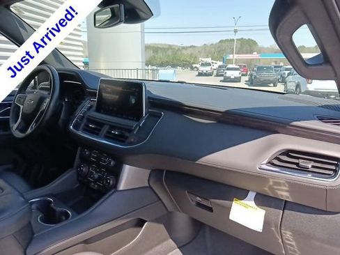 Used 2024 Chevrolet Tahoe Z71 w/ Luxury Package AWD/4WD image 37