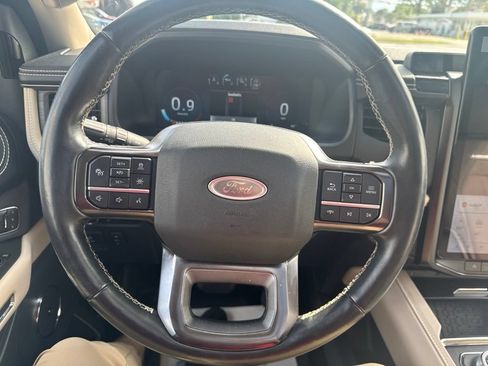 Used 2023 Ford Expedition Platinum AWD/4WD image 20