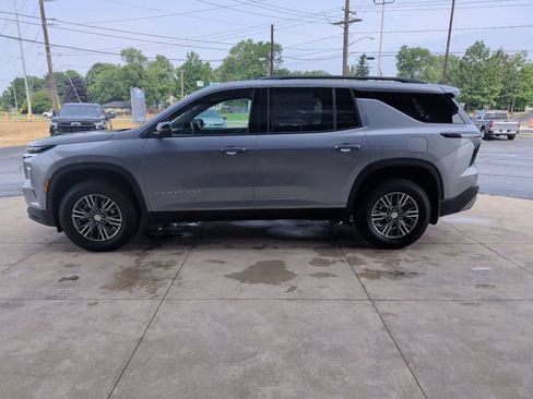 Used 2024 Chevrolet Traverse LT w/ LPO, Floor Liner Package AWD/4WD image 5