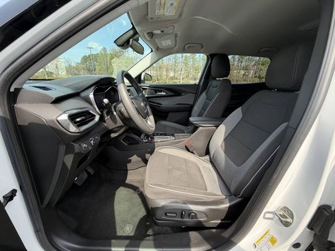 Used 2021 Chevrolet TrailBlazer LT AWD/4WD image 9