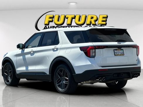 Certified 2025 Ford Explorer ST AWD/4WD image 5