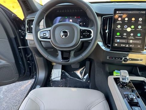 Used 2026 Volvo XC90 B6 Plus w/ Protection Package Premier image 18