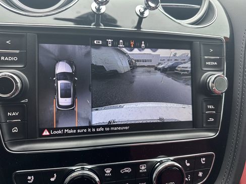 Used 2020 Bentley Bentayga image 25
