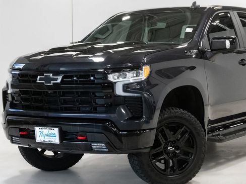 Used 2022 Chevrolet Silverado 1500 LT Trail Boss w/ LT Trail Boss Premium Package AWD/4WD image 2