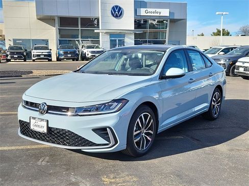 New 2026 Volkswagen Jetta SE image 4