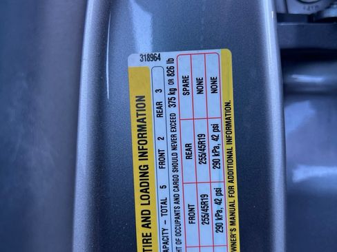 Used 2025 Tesla Model Y Long Range RWD image 29