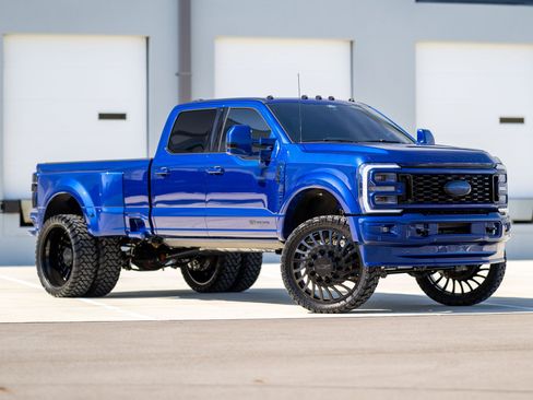Used 2026 Ford F450 Platinum w/ Platinum Plus Package AWD/4WD image 2