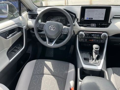 Used 2025 Toyota RAV4 XLE w/ Convenience Package AWD/4WD image 8