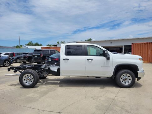New 2026 Chevrolet Silverado 3500 W/T w/ WT Convenience Package AWD/4WD image 3
