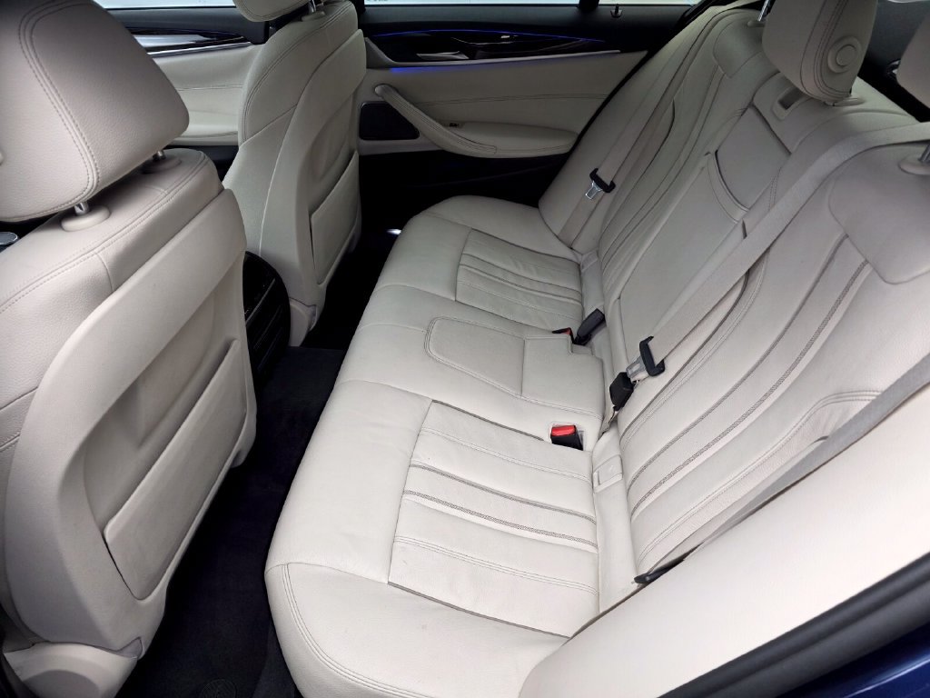 Used 2019 BMW 540i w/ M Sport Package RWD image 14