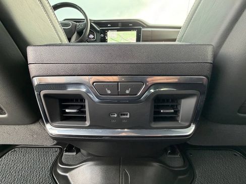 Used 2025 GMC Sierra 1500 Denali Ultimate AWD/4WD image 8
