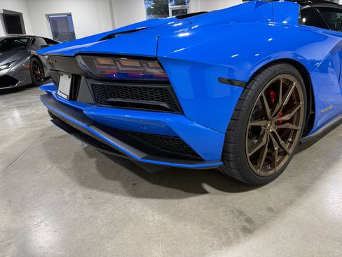 Used 2018 Lamborghini Aventador S AWD/4WD image 28