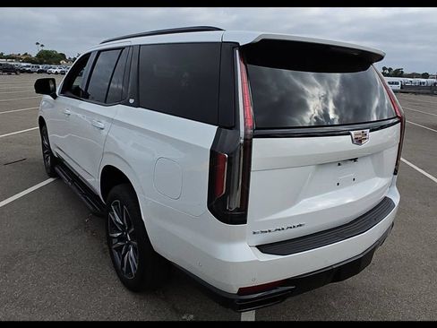 Used 2024 Cadillac Escalade Sport AWD/4WD image 9