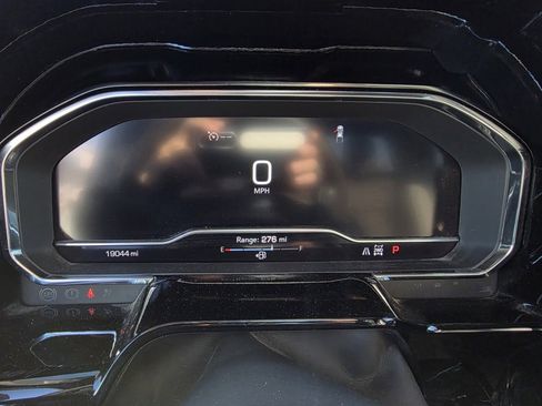 Used 2024 GMC Sierra 1500 SLT w/ SLT Premium Plus Package image 14