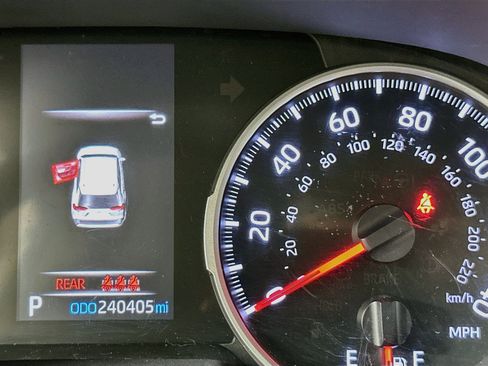 Used 2021 Toyota RAV4 LE AWD/4WD image 18