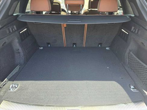 New 2025 Audi Q5 e Premium Plus image 17