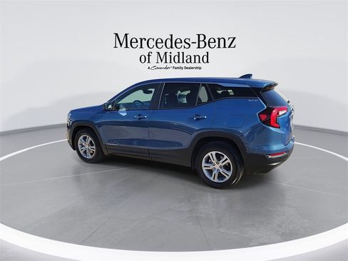 Used 2024 GMC Terrain SLE image 6