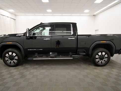 Used 2024 GMC Sierra 2500 Denali image 4