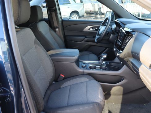 Used 2023 Chevrolet Traverse LT FWD image 39