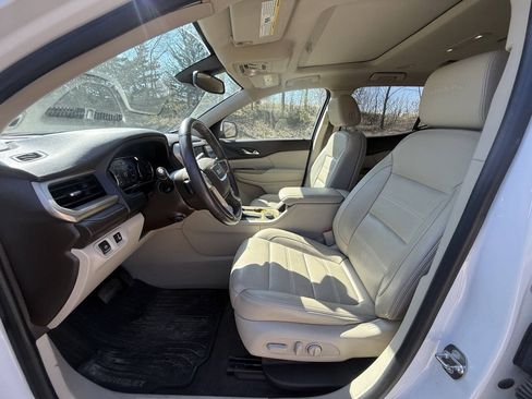 Used 2018 GMC Acadia Denali w/ Technology Package AWD/4WD image 8