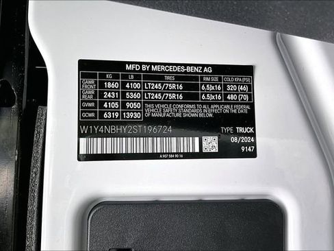 Used 2025 Mercedes-Benz Sprinter 2500 image 11