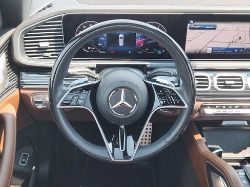 Used 2025 Mercedes-Benz GLS 450 4MATIC image 25
