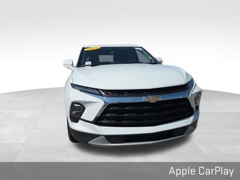 Used 2025 Chevrolet Blazer LT FWD image 3