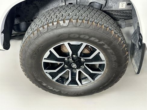 Used 2021 Toyota Tacoma TRD Sport w/ Technology Package RWD image 11