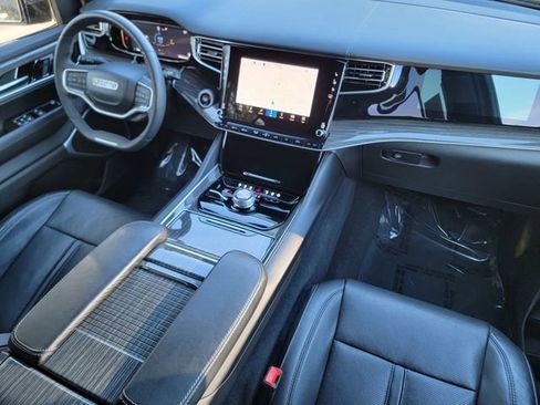 Certified 2022 Jeep Wagoneer Series II w/ Rear Seat Video Group 1 image 39