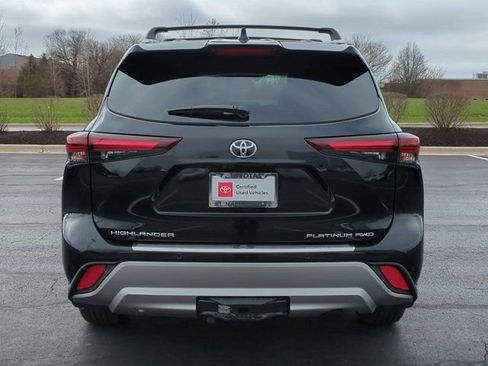 Certified 2025 Toyota Highlander Platinum AWD/4WD image 6