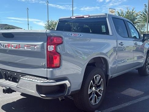 Used 2024 Chevrolet Silverado 1500 LT AWD/4WD image 7