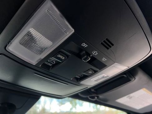 Used 2016 Toyota RAV4 SE image 25