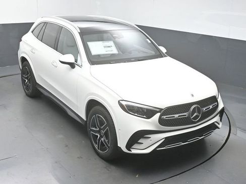 Used 2026 Mercedes-Benz GLC 300 image 42