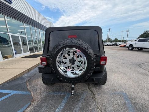 Used 2016 Jeep Wrangler Unlimited Sport AWD/4WD image 7