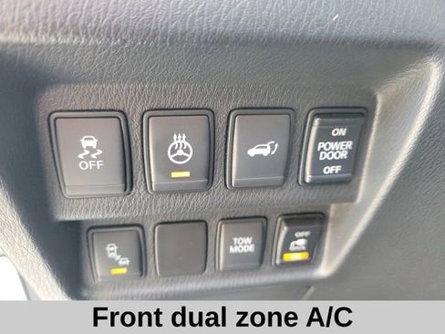 Used 2016 Nissan Pathfinder SL w/ SL Tech Package image 6