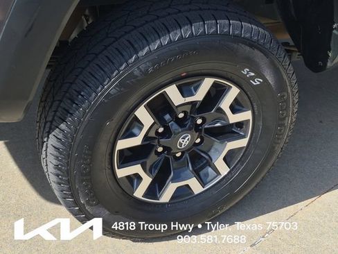 Used 2023 Toyota Tacoma TRD Off-Road AWD/4WD image 7