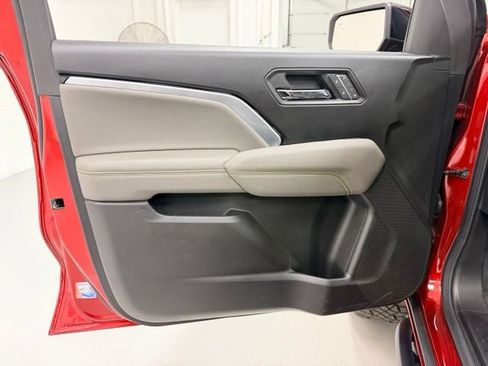 Certified 2025 Chevrolet Colorado ZR2 w/ Midnight Edition AWD/4WD image 17