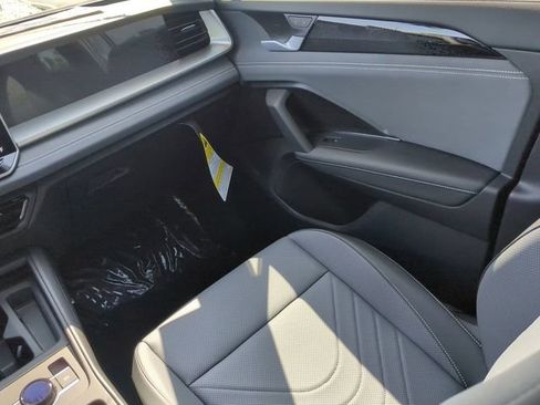 New 2026 Volkswagen Tiguan SE R-Line image 16