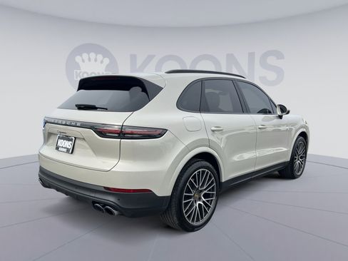 Used 2023 Porsche Cayenne Base image 7